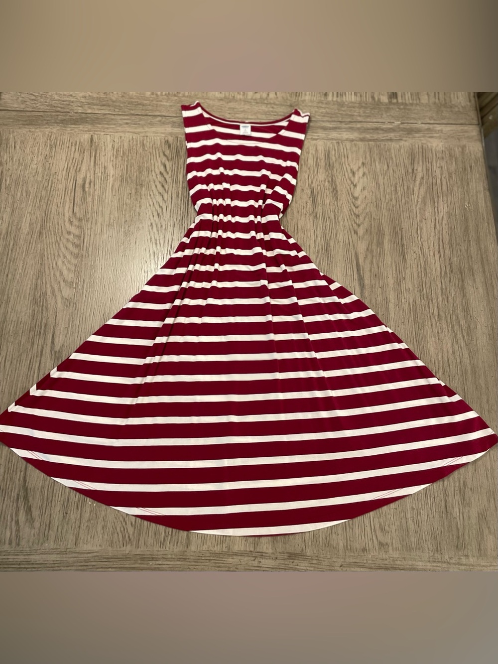 Old Navy women’s dress, S, dark red & white striped, like new! Soft & stretchy!